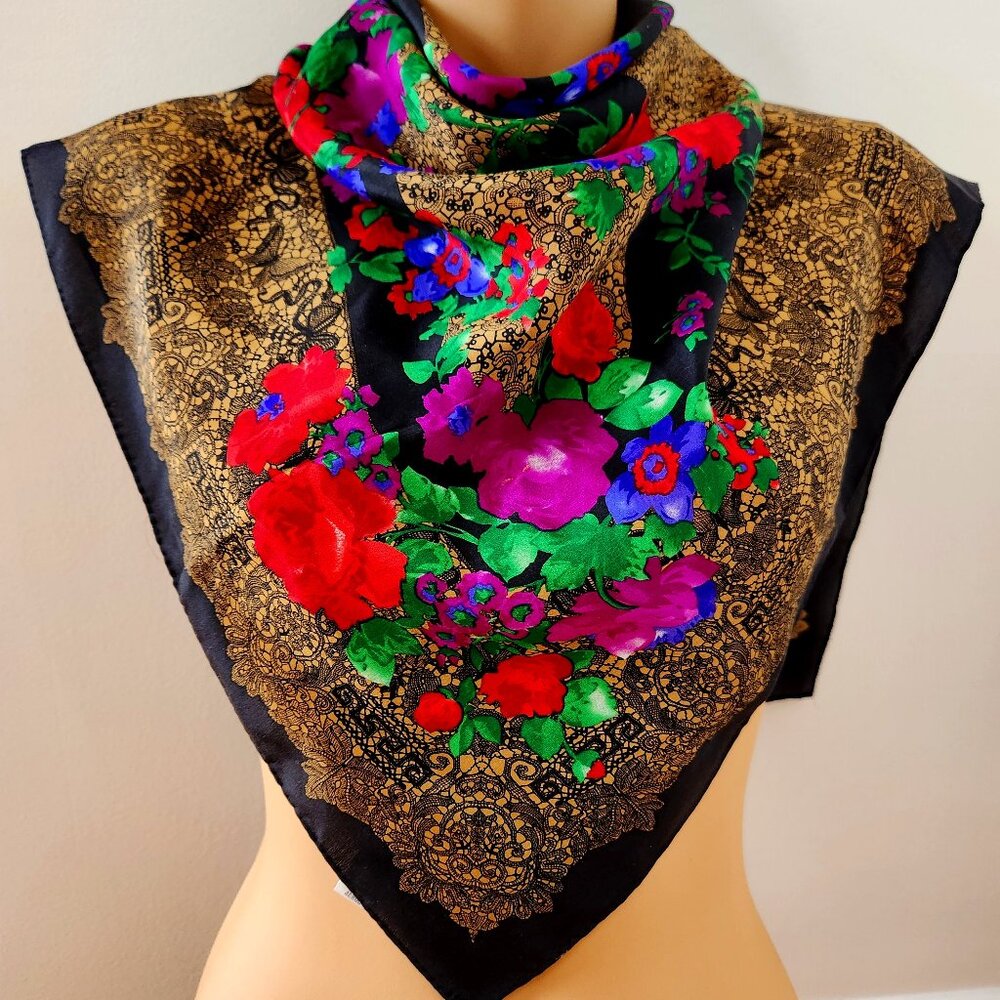 LIZ CLAIRBORNE VINTAGE 100% SILK WOMAN SQUARE SCARF FLORAL DESIGN